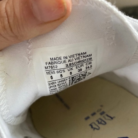 white converse - Picture 5 of 6